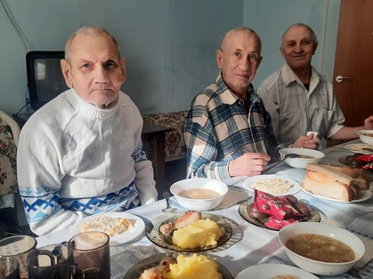 Фото дома престарелых в Красноярске. Частный пансионат для пожилых людей в Красноярске: Поздравление постояльцев дома престарелых с 23 февраля (2023 год)